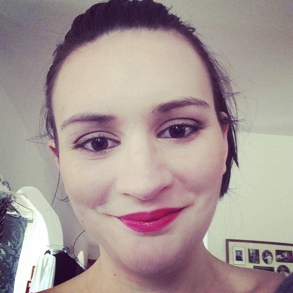 Meet your Posher, Kristyn - Picture 2 of 5